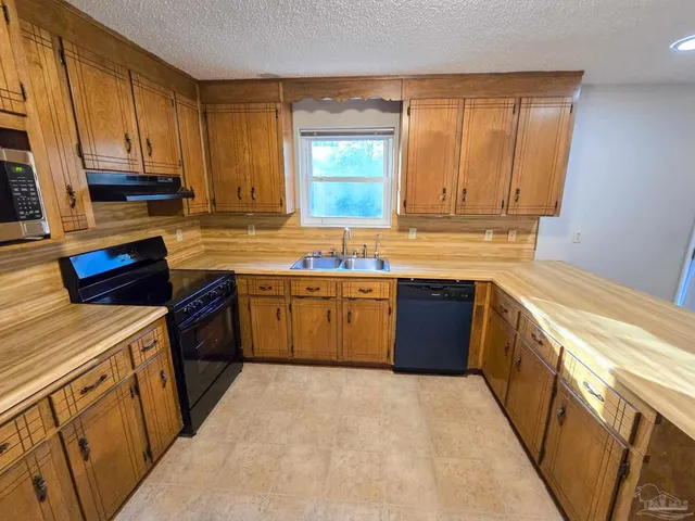 $1,695 | 1109 Sussex Lane, Pensacola, FL 32514