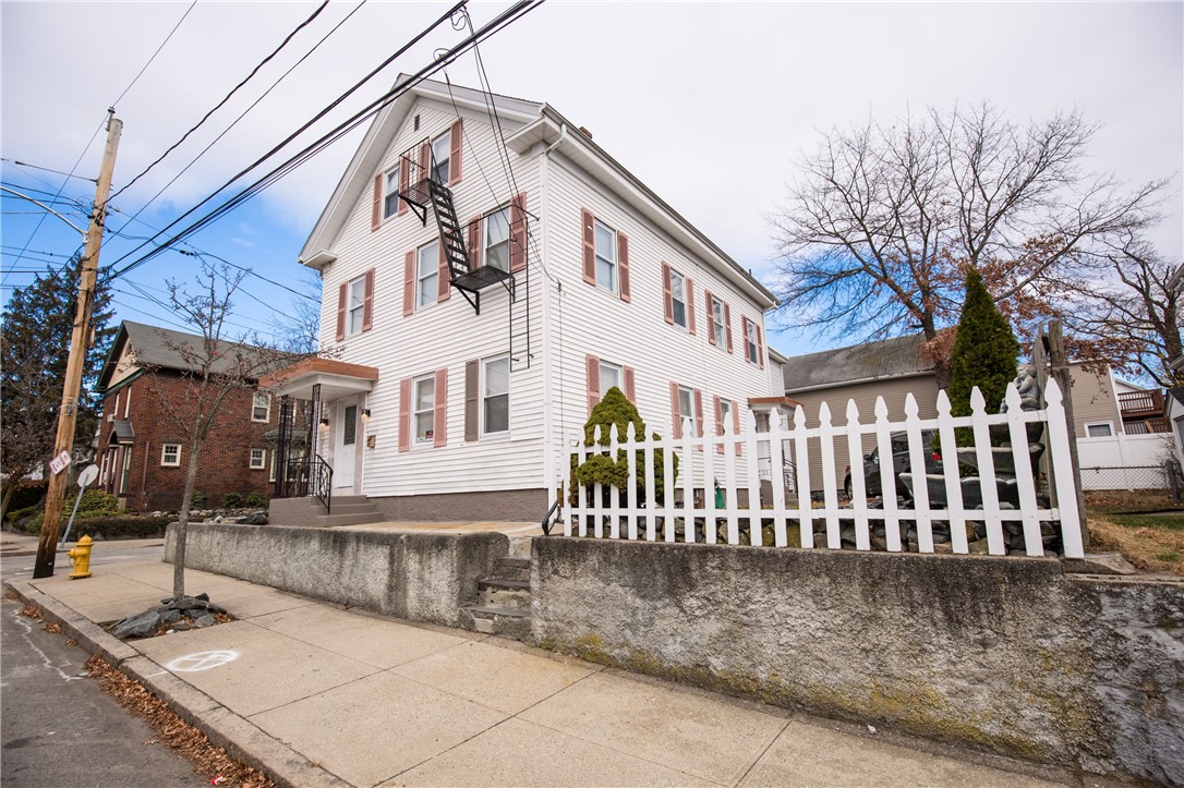 55 Olive Street Pawtucket, RI 02860 - Photo 3 of 49