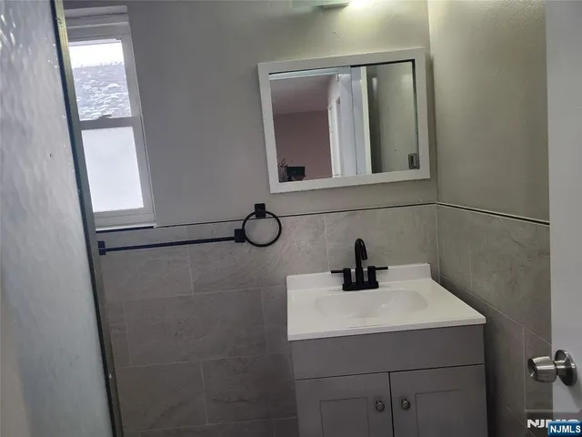 $1,800 | 65 East Main Street, Unit 24, Bogota, NJ 07603