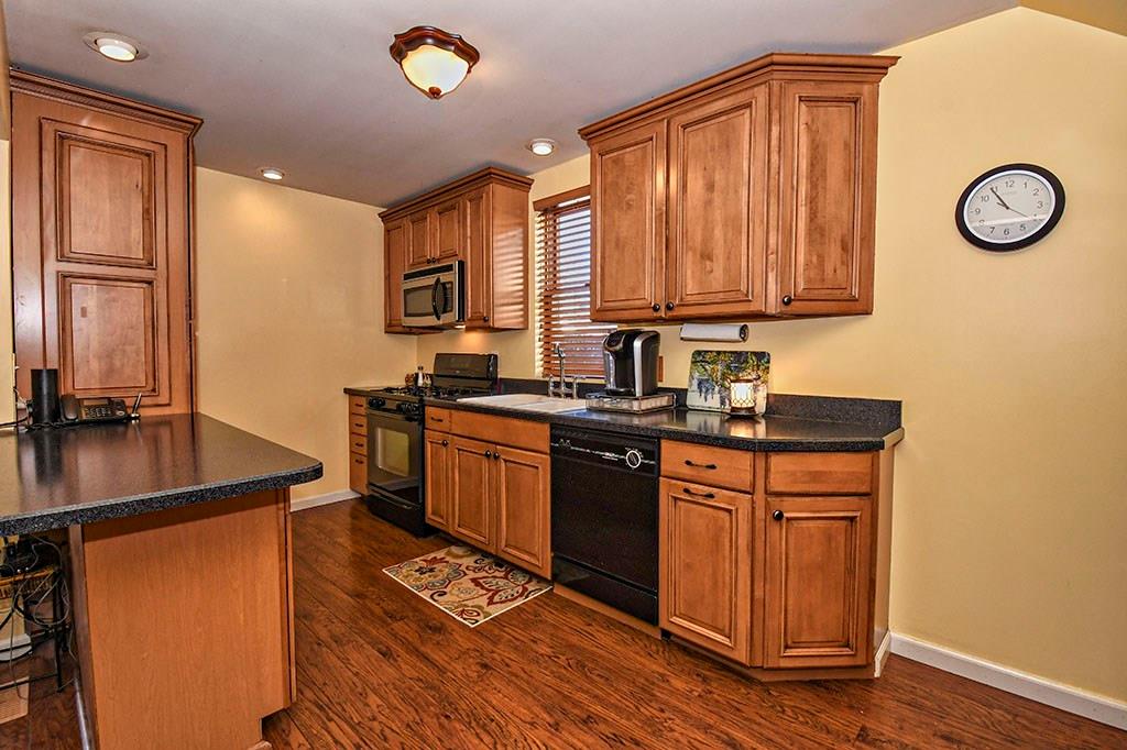 216 Prestley Road Bridgeville, PA 15017 - Photo 5 of 18 Gallery Image 5