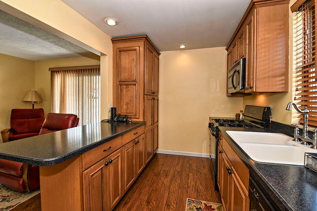 216 Prestley Road Bridgeville, PA 15017 - Photo 7 of 18 Gallery Image 7