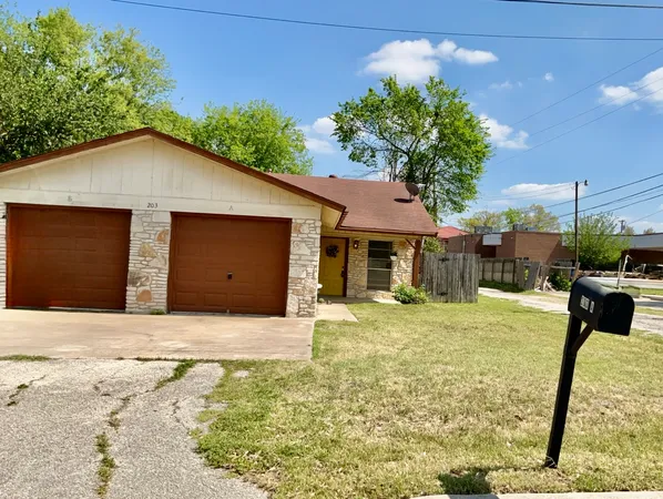 $1,395 | 203 2nd Street North, Unit A, Pflugerville, TX 78660