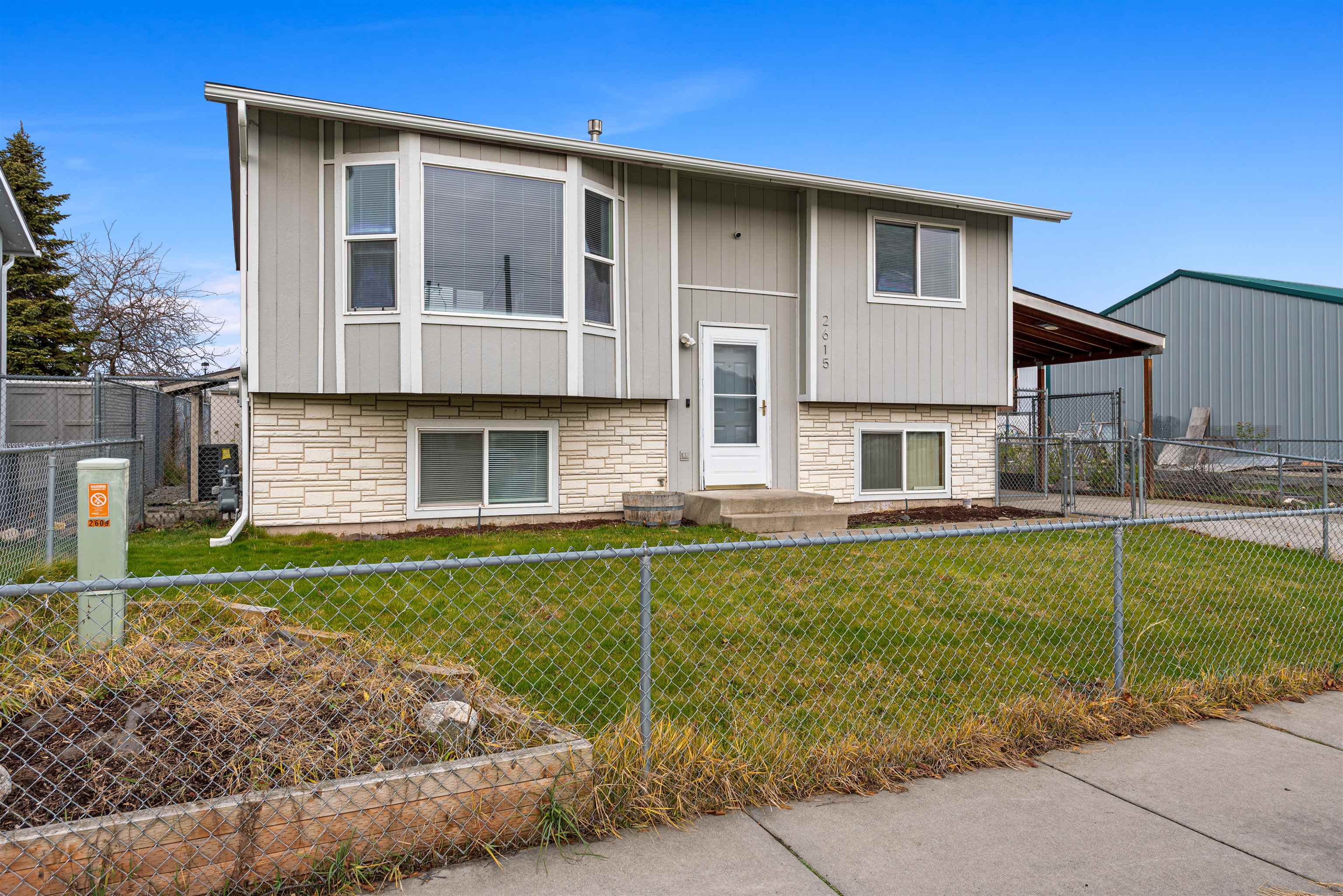 2615 Liberty Avenue Spokane, WA 99207 - Photo 2 of 25