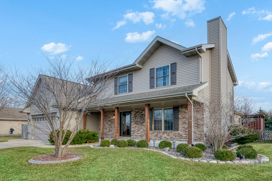 2313 16th Place Kenosha, WI 53140 - Photo 1 of 1 Front2