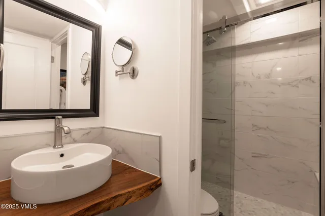 $1,099,999 | 508 East Lionshead Circle, Unit 214, Vail, CO 81657