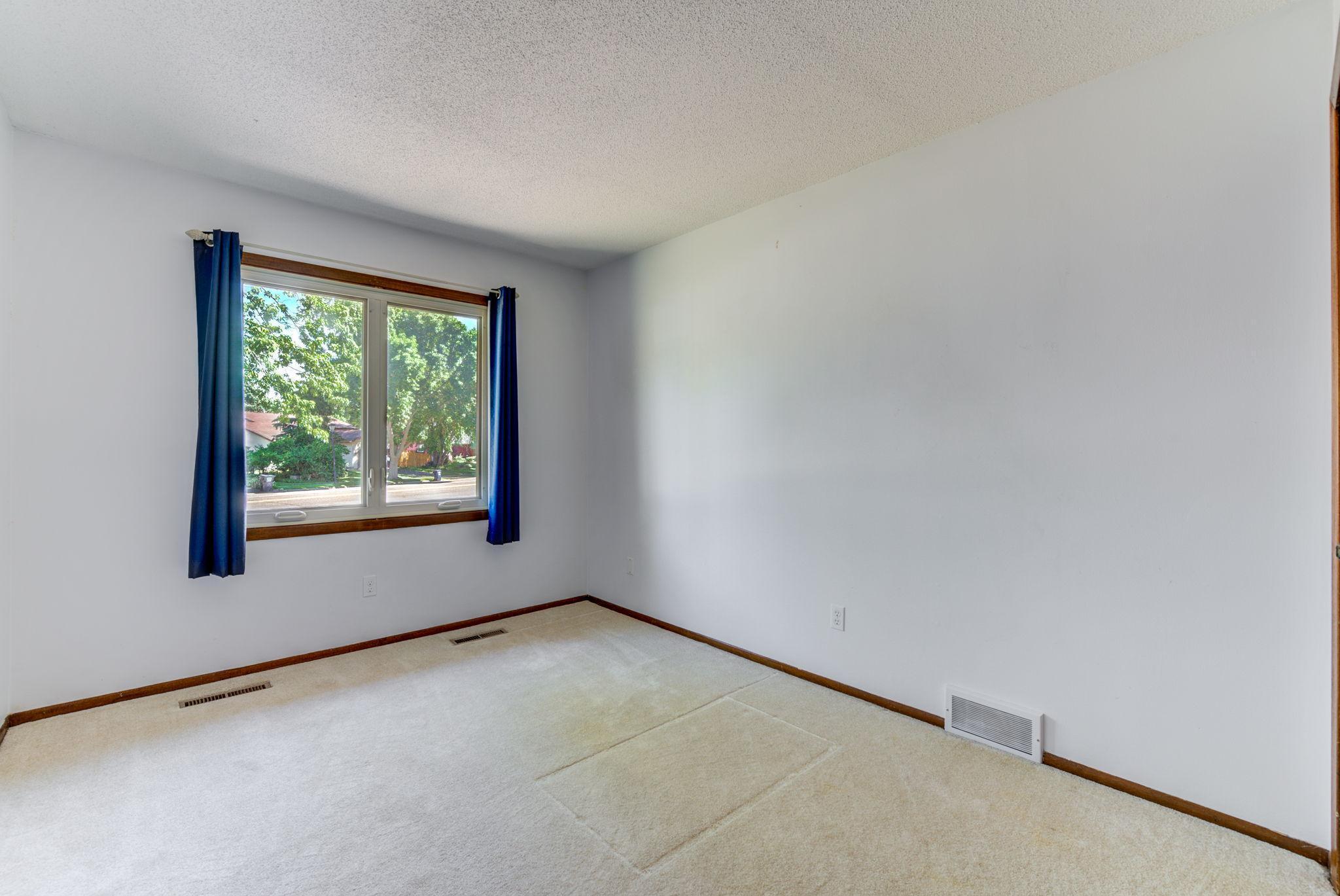14682 Embry Path Apple Valley, MN 55124 - Photo 15 of 21