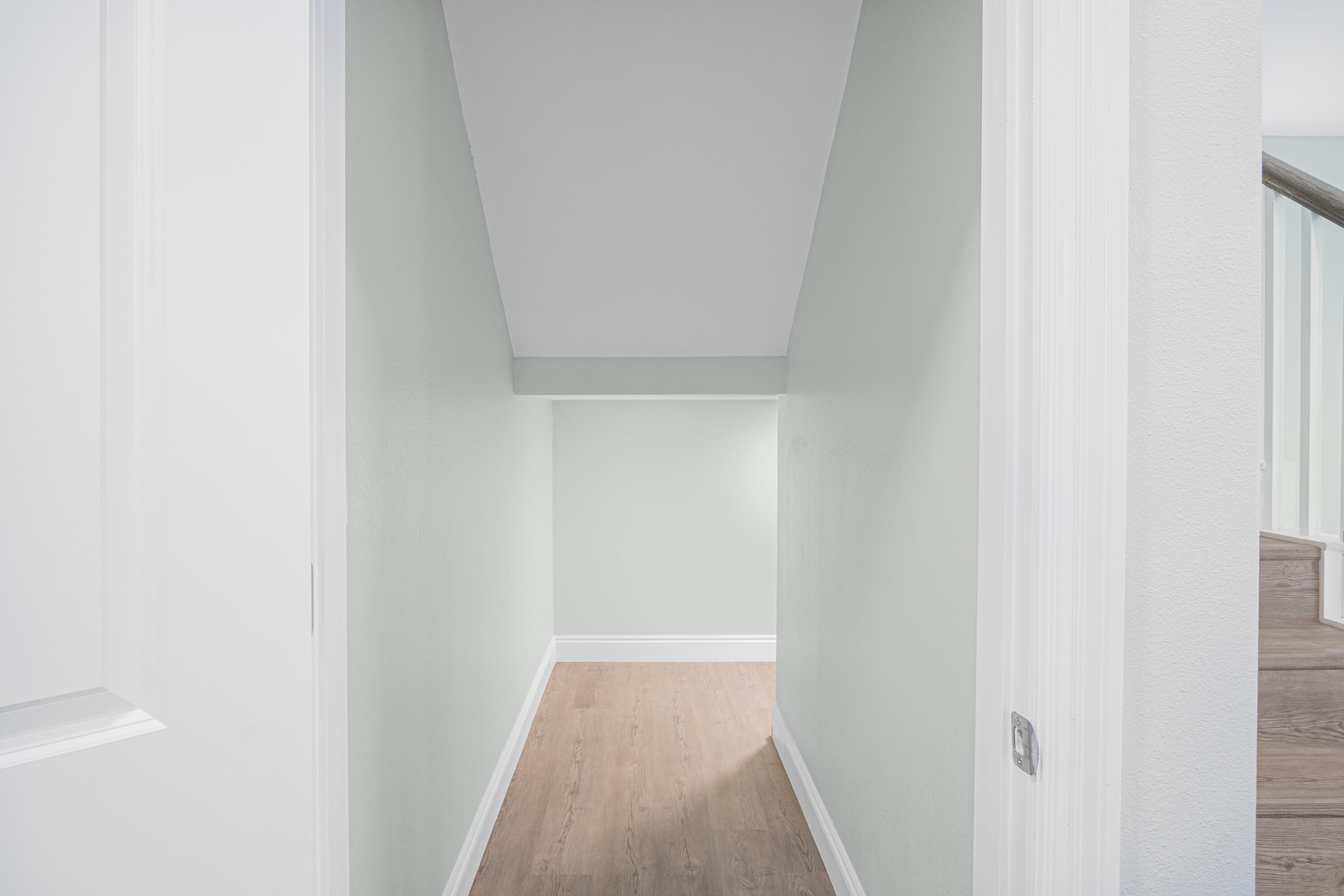 169 Johnson Court Crestview, FL 32536 - Photo 8 of 30 a view of a hallway
