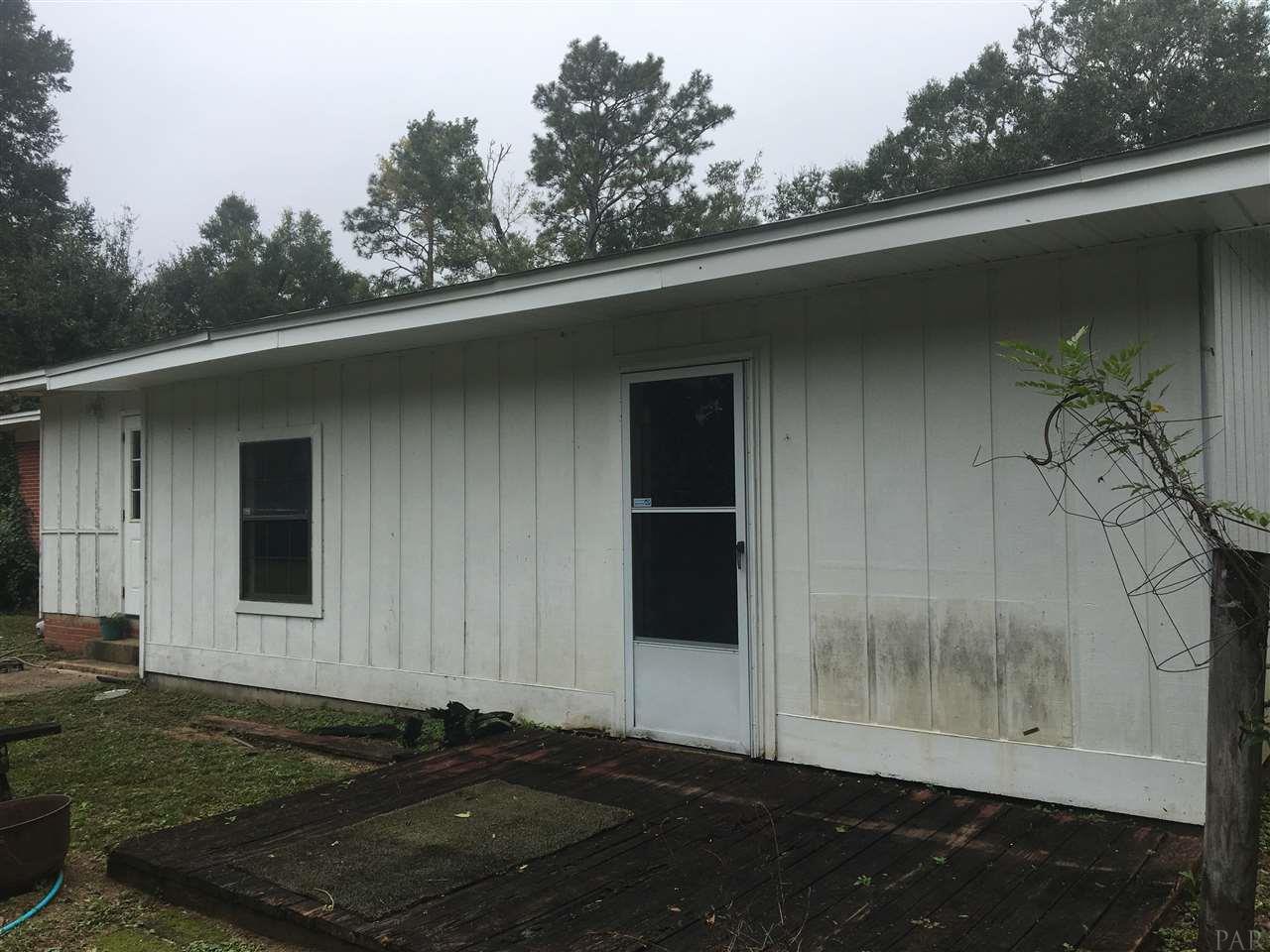 4780 Van Horn Road Milton, FL 32583 - Photo 26 of 34 This will be painted soon!