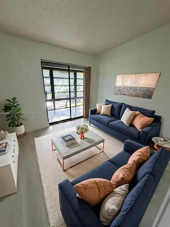 $1,950 | 9499 West McNab Road, Unit 208, Tamarac, FL 33321