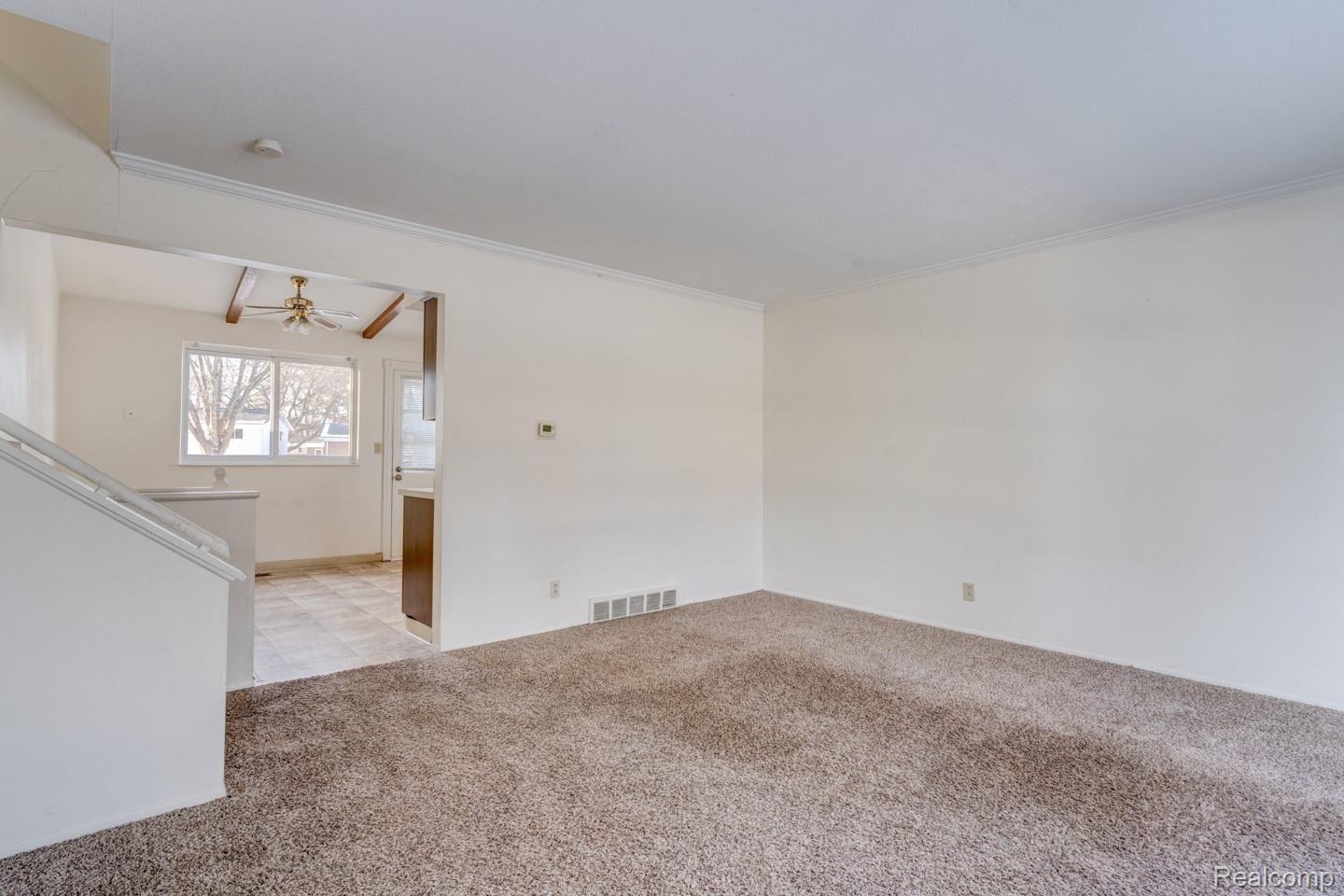917 North Road Fenton, MI 48430 - Photo 4 of 17 DSC03781_2_3.jpg