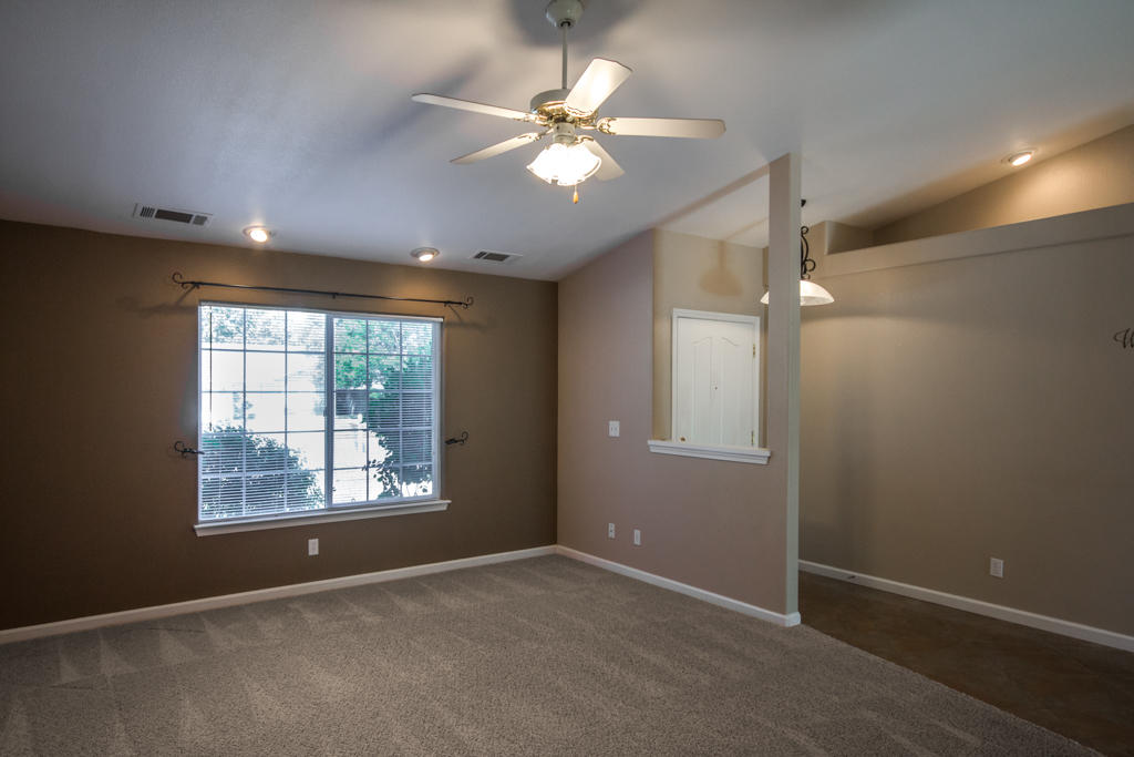 1957 Airstrip Road Redding, CA 96003 - Photo 4 of 12 living