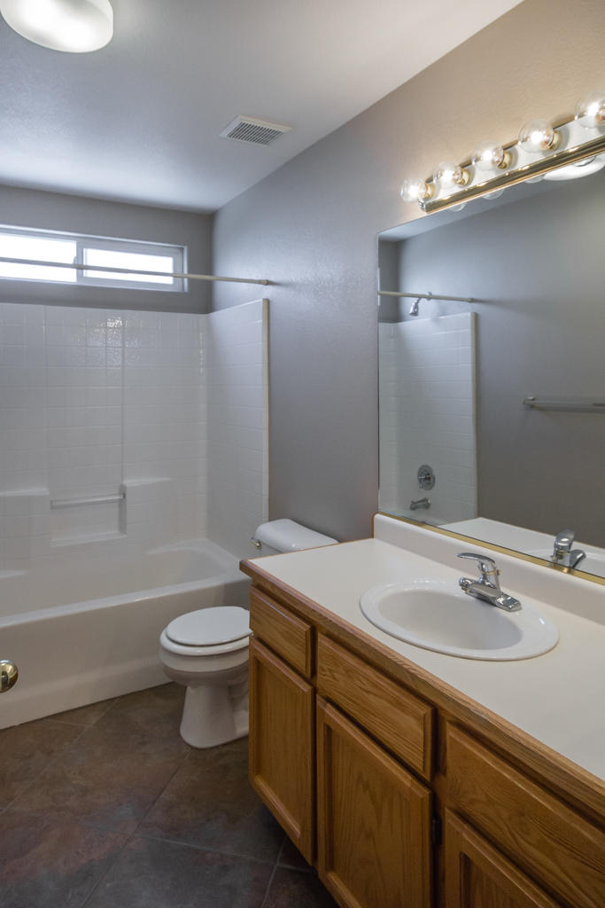 1957 Airstrip Road Redding, CA 96003 - Photo 10 of 12 bath2