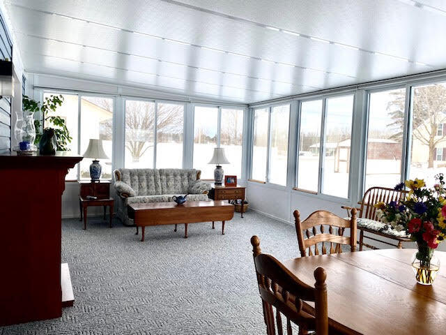 131 Riverside Drive Cheboygan, MI 49721 - Photo 3 of 10 Gallery Image 3