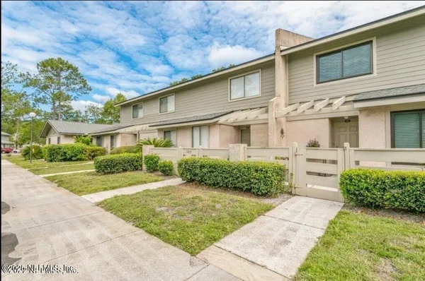 $1,650 | 7701 Baymeadows Circle West, Unit 1105, Jacksonville, FL 32256