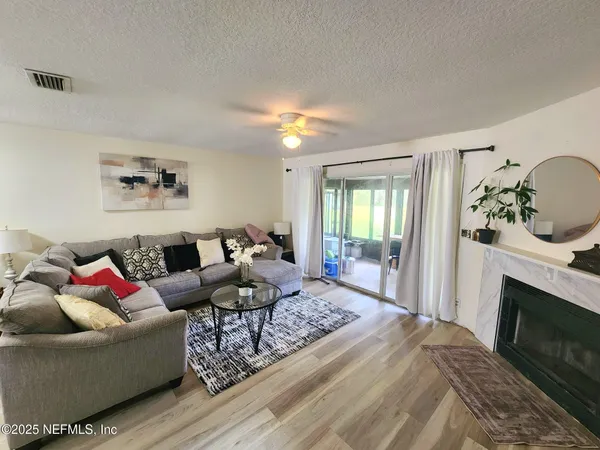 $1,650 | 7701 Baymeadows Circle West, Unit 1105, Jacksonville, FL 32256