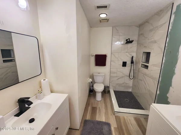$1,650 | 7701 Baymeadows Circle West, Unit 1105, Jacksonville, FL 32256