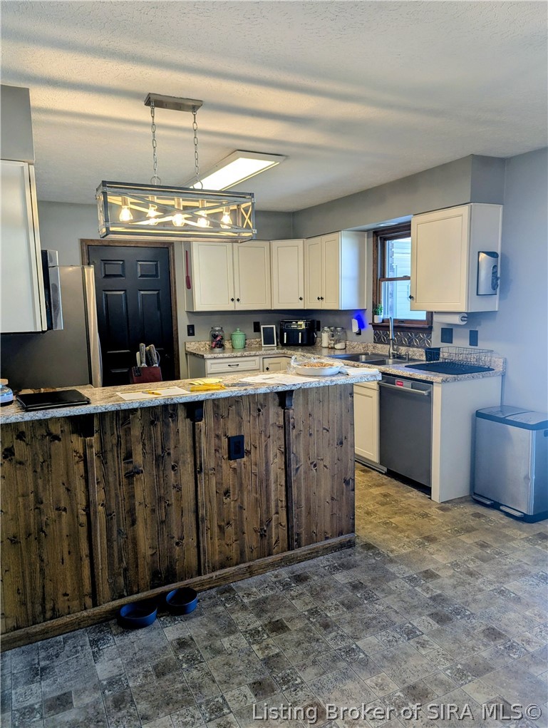 308 Maple Hill Drive Madison, IN 47250 - Photo 7 of 46