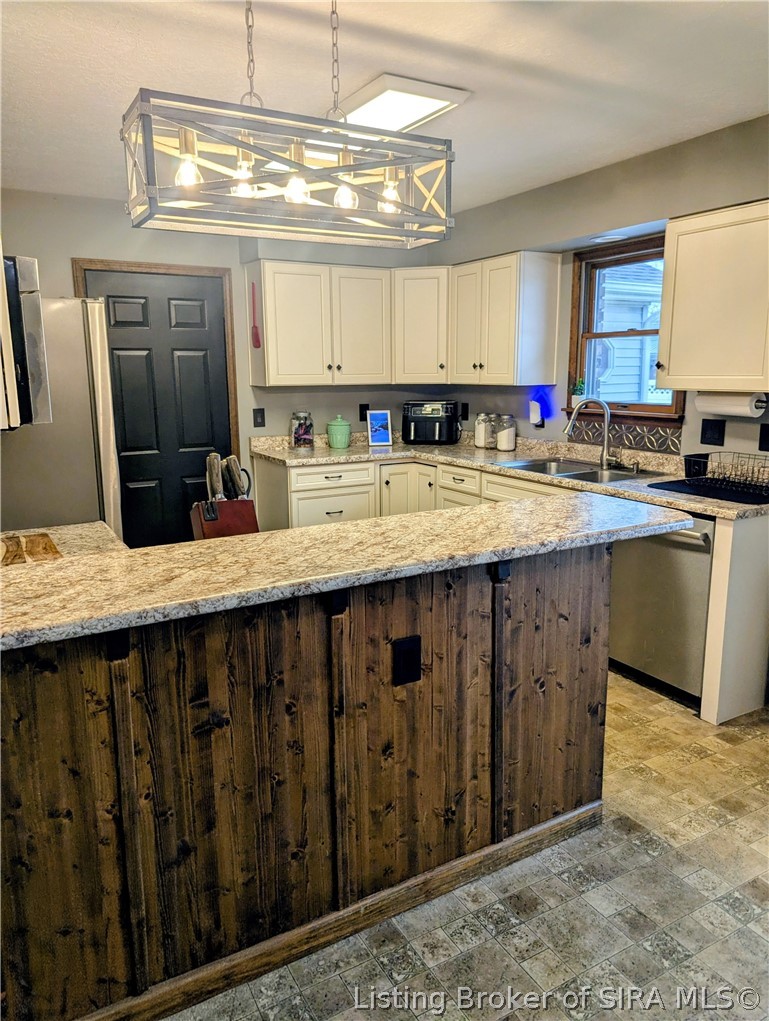 308 Maple Hill Drive Madison, IN 47250 - Photo 8 of 46