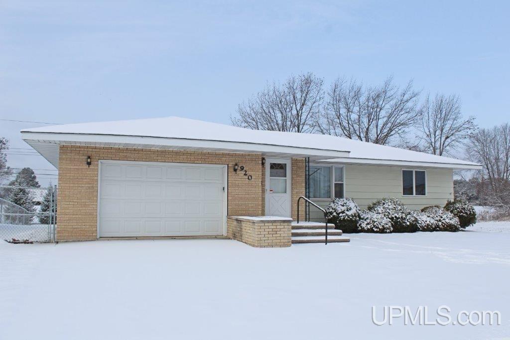 920 South Lincoln Road Escanaba, MI 49829 - Photo 1 of 15 Gallery Image 1
