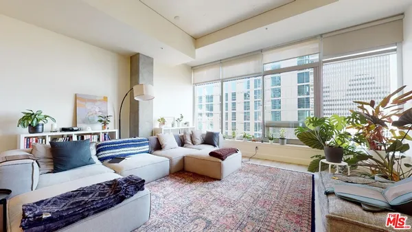 $2,800 | 1155 South Grand Avenue, Unit 1315, Los Angeles, CA 90015