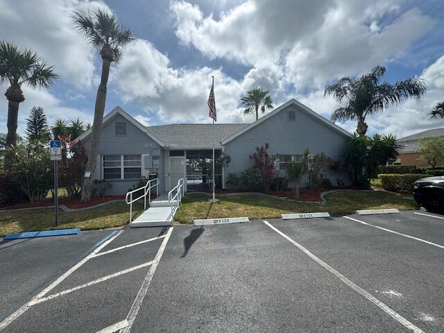 1465 Malibu Circle Northeast, Unit 101 Palm Bay, FL 32905 - Photo 22 of 25 a view of a basketball court