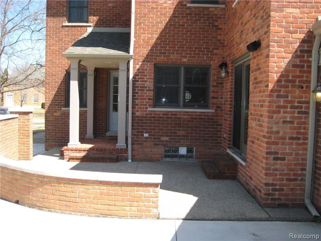 1045 Yorkshire Road Grosse Pointe, MI 48230 - Photo 21 of 22 IMG_9492.JPG