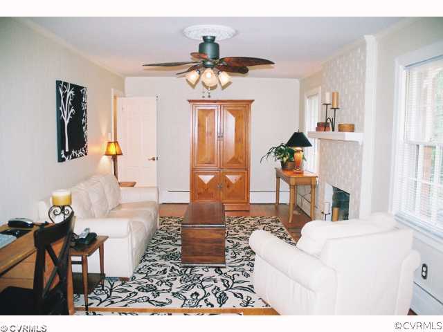 14262 Riverside Drive Ashland, VA 23005 - Photo 8 of 12 Den/Family/Great Room - Family Room with Fireplace