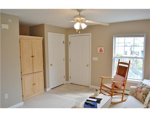 9 Cascade Road, Unit D3 Old Orchard Beach, ME 04064 - Photo 8 of 25 Living Room.