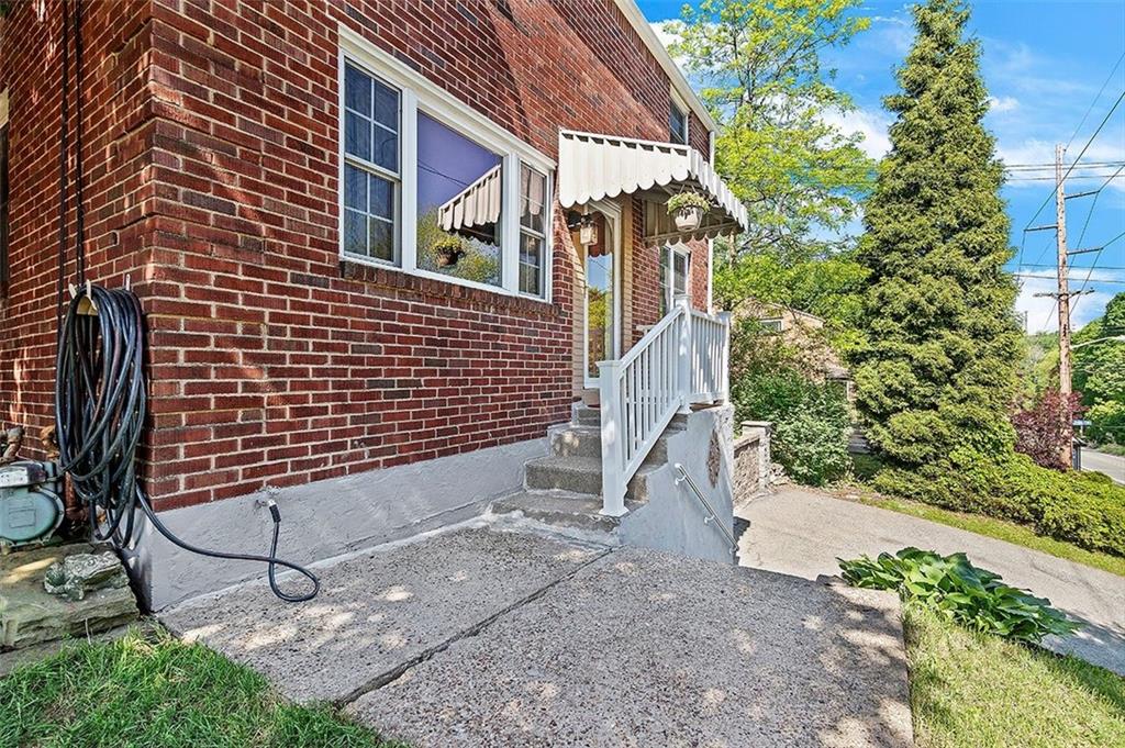 1180 Mifflin Road Pittsburgh, PA 15207 - Photo 2 of 25 Gallery Image 2