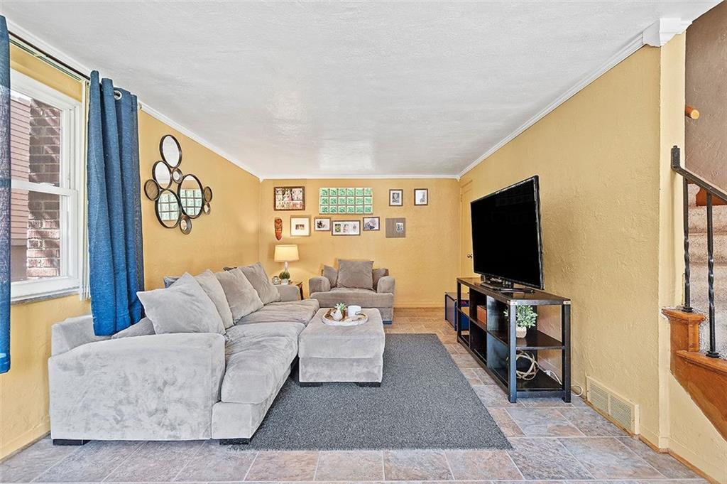 1180 Mifflin Road Pittsburgh, PA 15207 - Photo 4 of 25 Gallery Image 4