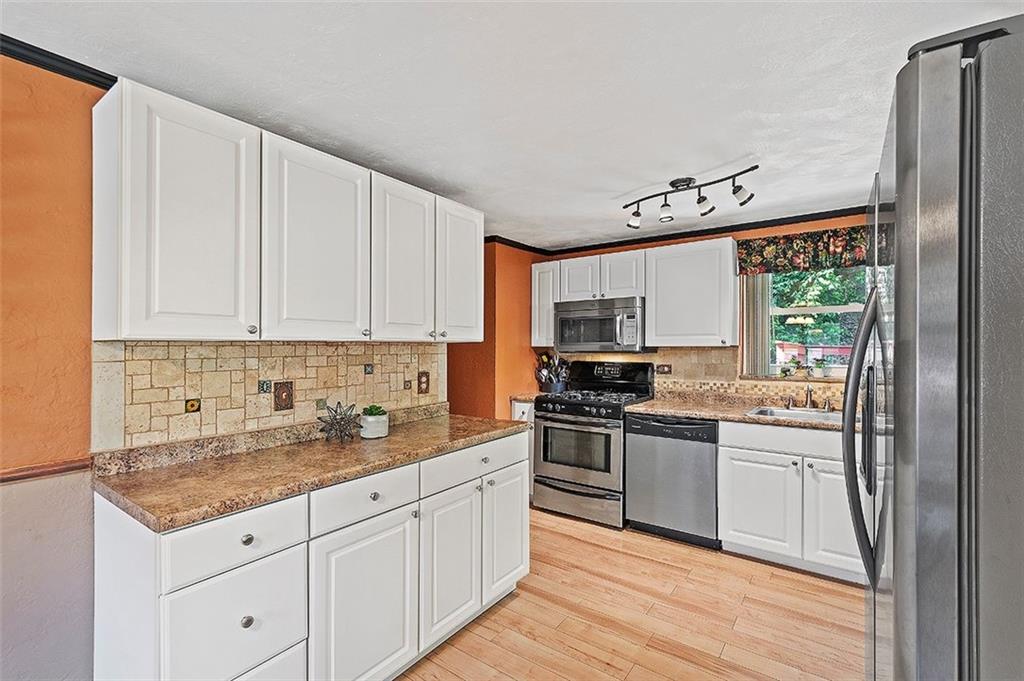 1180 Mifflin Road Pittsburgh, PA 15207 - Photo 10 of 25 Gallery Image 10