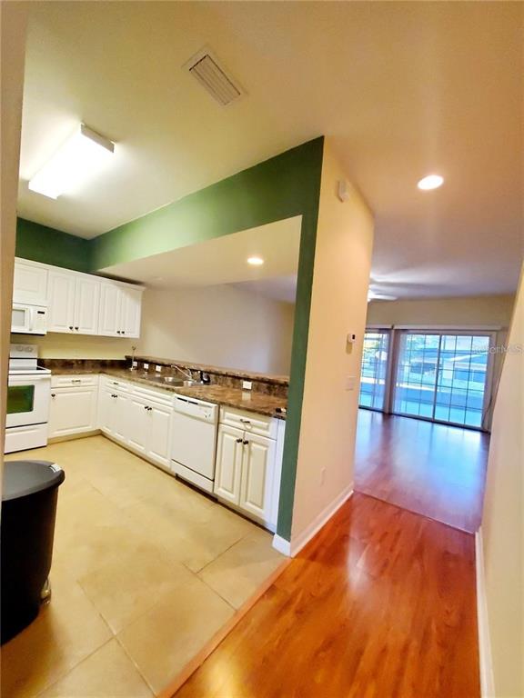 1561 Northwest 29 Road, Unit 228 Gainesville, FL 32605 - Photo 7 of 31