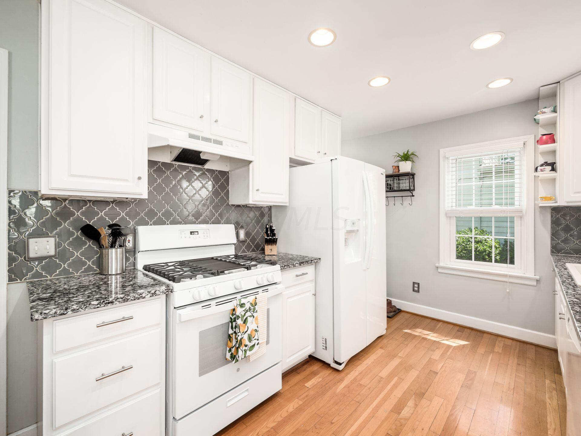 383 Wetmore Road Columbus, OH 43214 - Photo 11 of 40 kitchen