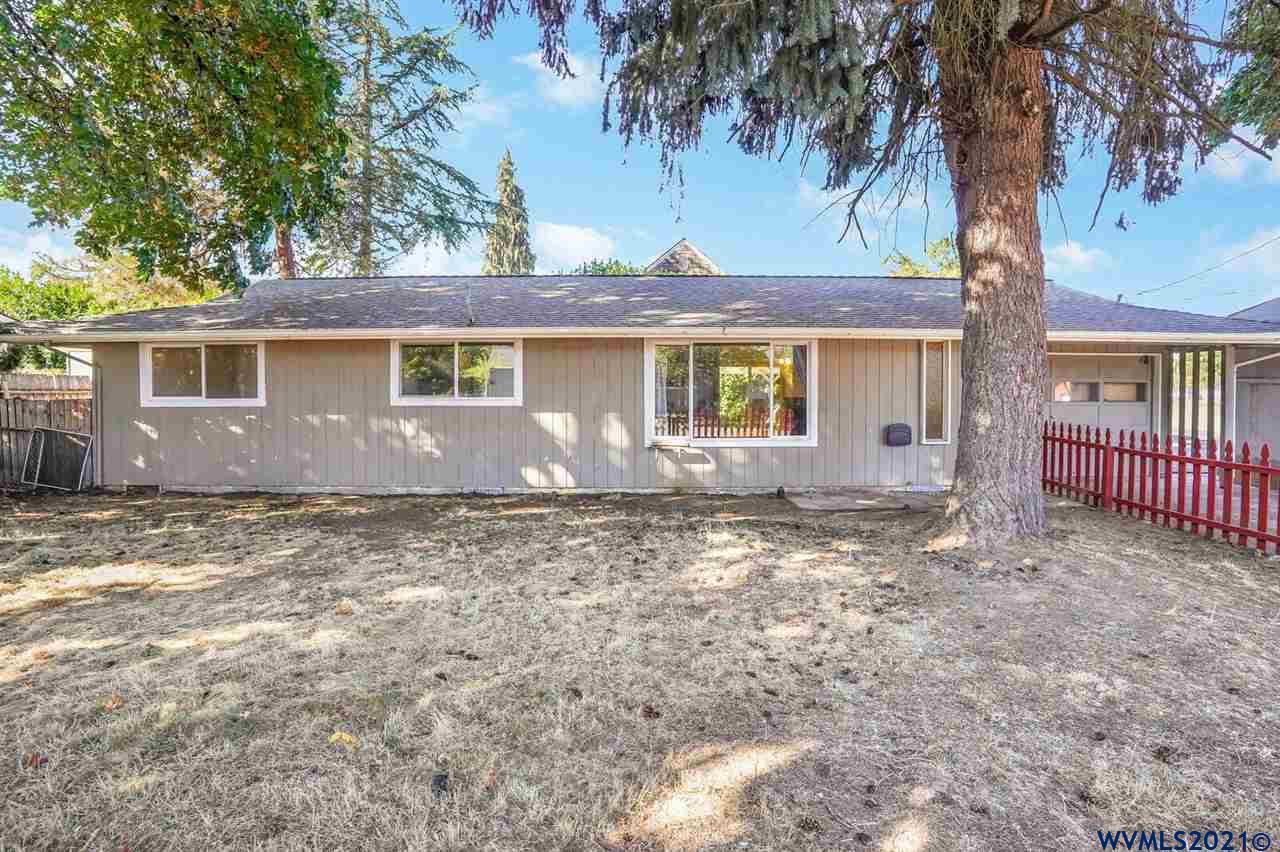 220 Southwest Maple Street Dallas, OR 97338 - Photo 3 of 31 Gallery Image 3