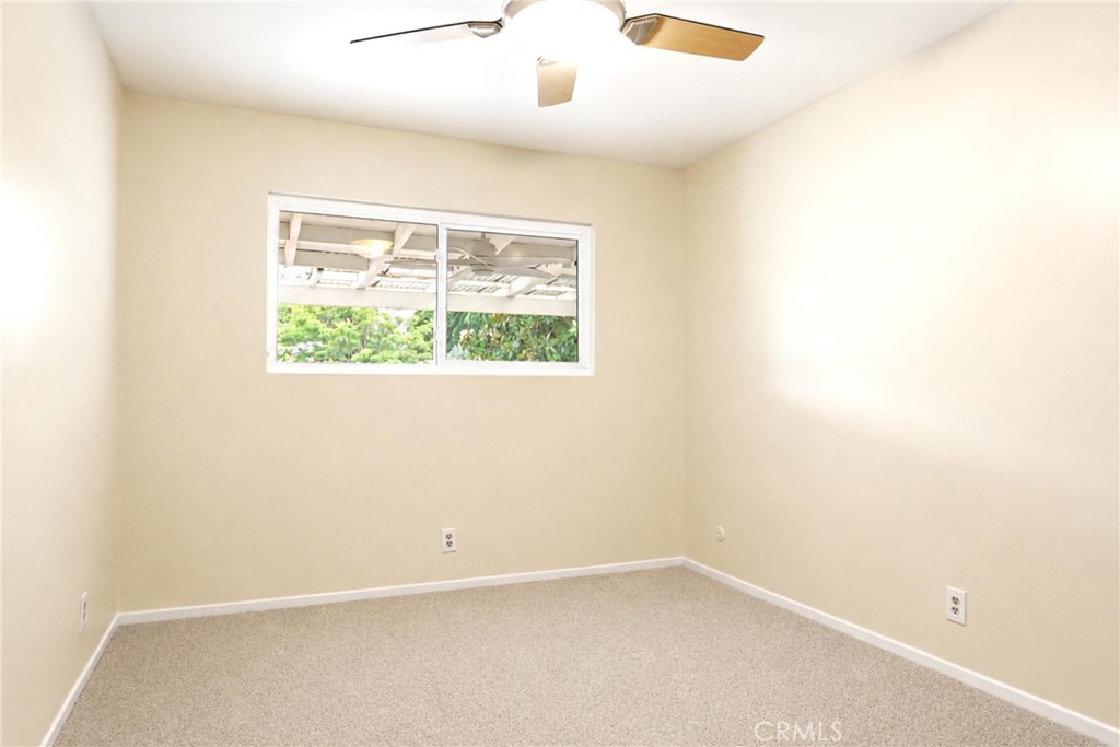 2145 Fairview Avenue Riverside, CA 92506 - Photo 24 of 35 an empty room with a window