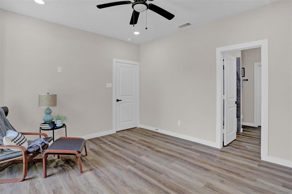 705 East Hanna Street Denison, TX 75021 - Photo 11 of 27