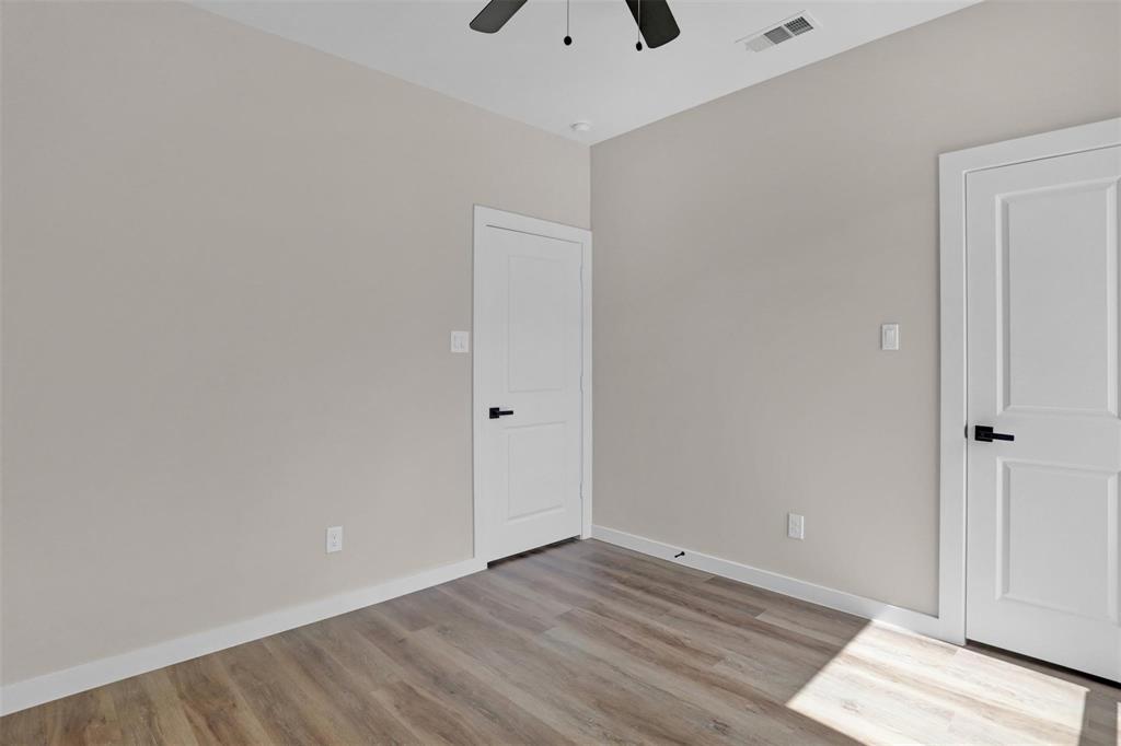 705 East Hanna Street Denison, TX 75021 - Photo 16 of 27