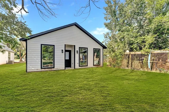 $239,000 | 705 East Hanna Street, Denison, TX 75021