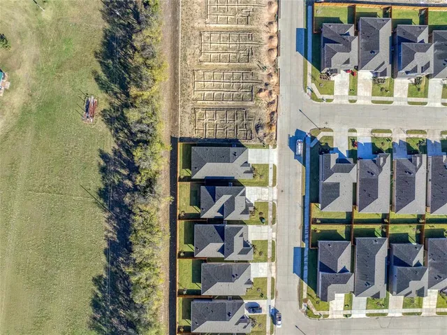 $1,800 | 4318 Carnation Drive, Sherman, TX 75090