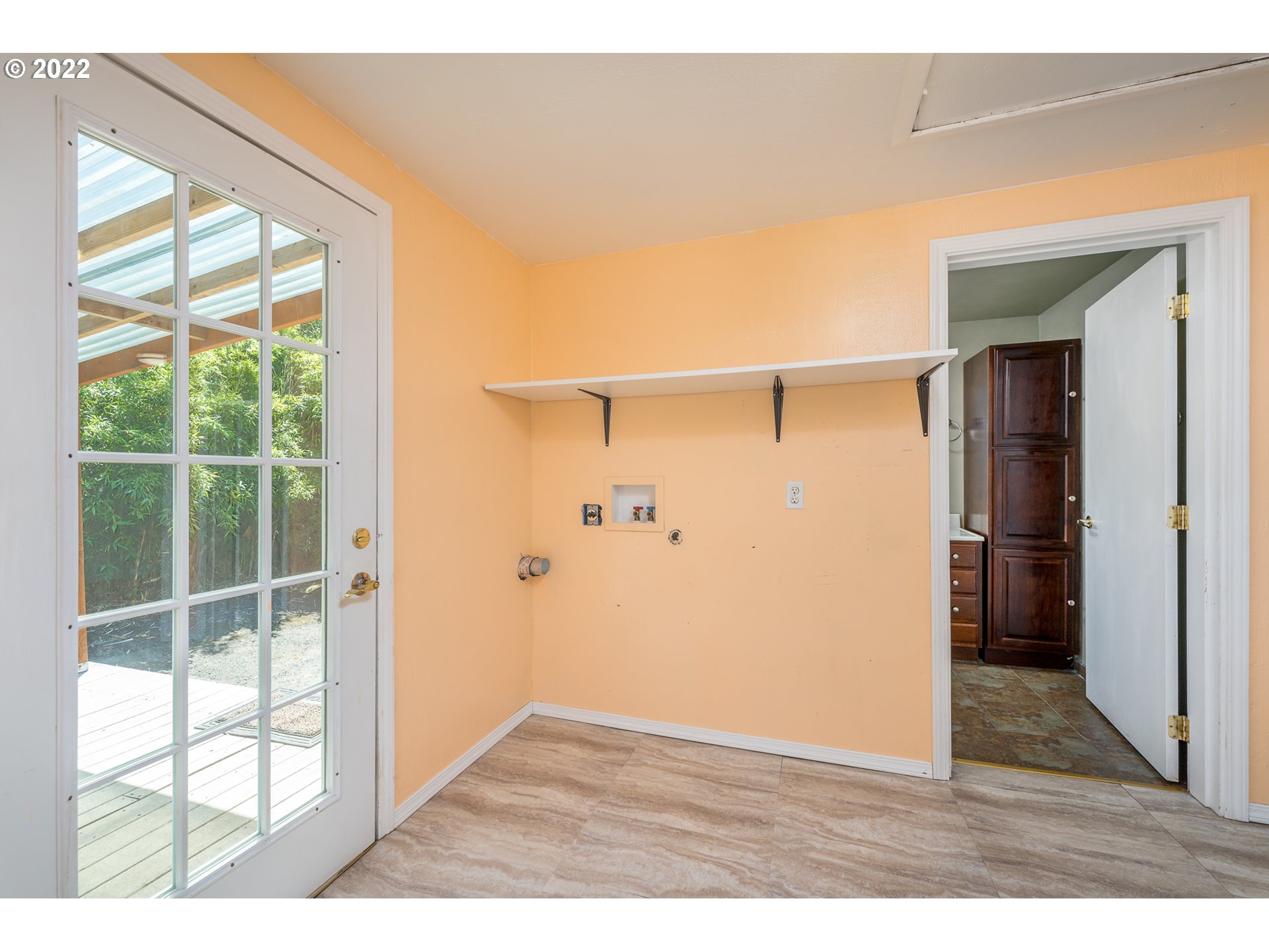 809 60th Street Springfield, OR 97478 - Photo 11 of 17 a view interior of the house