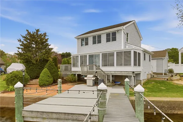 $799,000 | 507 County Road, Barrington, RI 02806