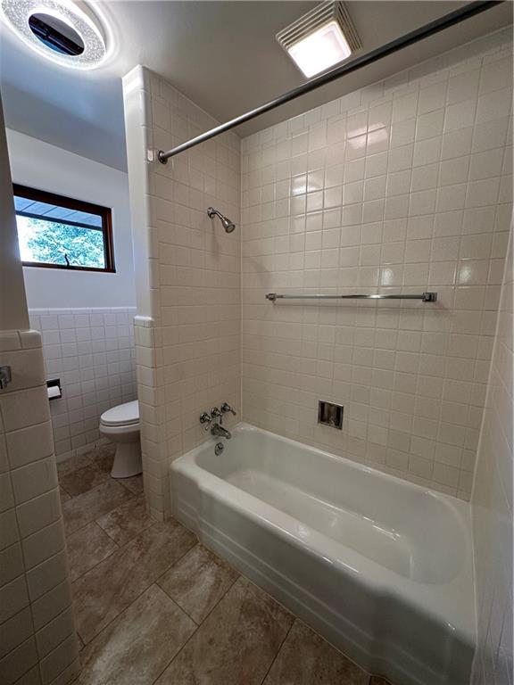 935 Unity Trestle Road Pittsburgh, PA 15239 - Photo 15 of 24 Main bath