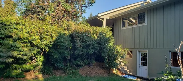 $3,100 | 1323 East Fir Street, Mount Vernon, WA 98273