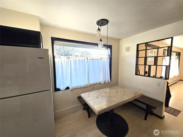 $3,100 | 1323 East Fir Street, Mount Vernon, WA 98273