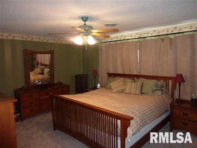 813 Fox Ridge Road Eldridge, IA 52748 - Photo 13 of 20 Gallery Image 13