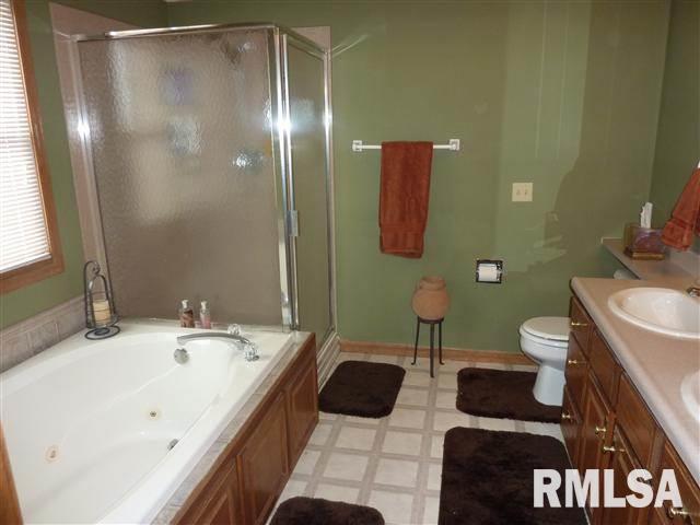 813 Fox Ridge Road Eldridge, IA 52748 - Photo 14 of 20 Gallery Image 14