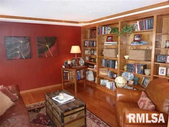 813 Fox Ridge Road Eldridge, IA 52748 - Photo 4 of 20 Gallery Image 4