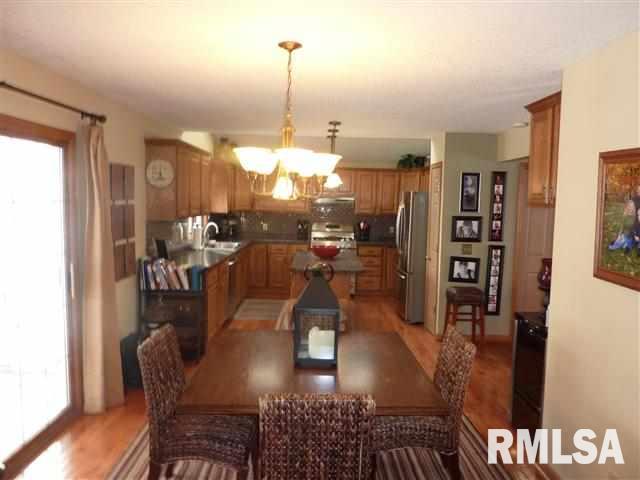 813 Fox Ridge Road Eldridge, IA 52748 - Photo 8 of 20 Gallery Image 8