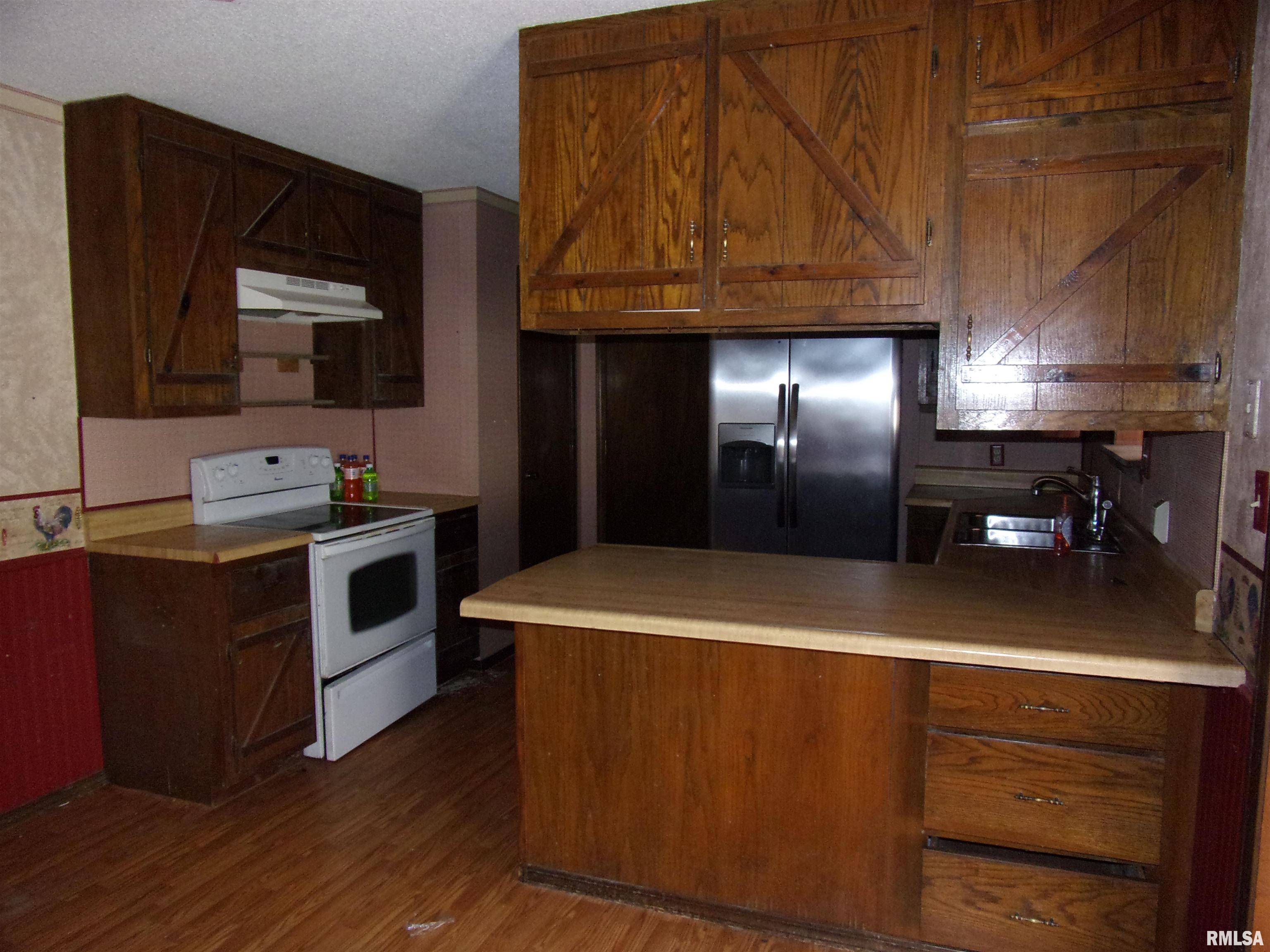 8424 Green Road Iuka, IL 62849 - Photo 4 of 9