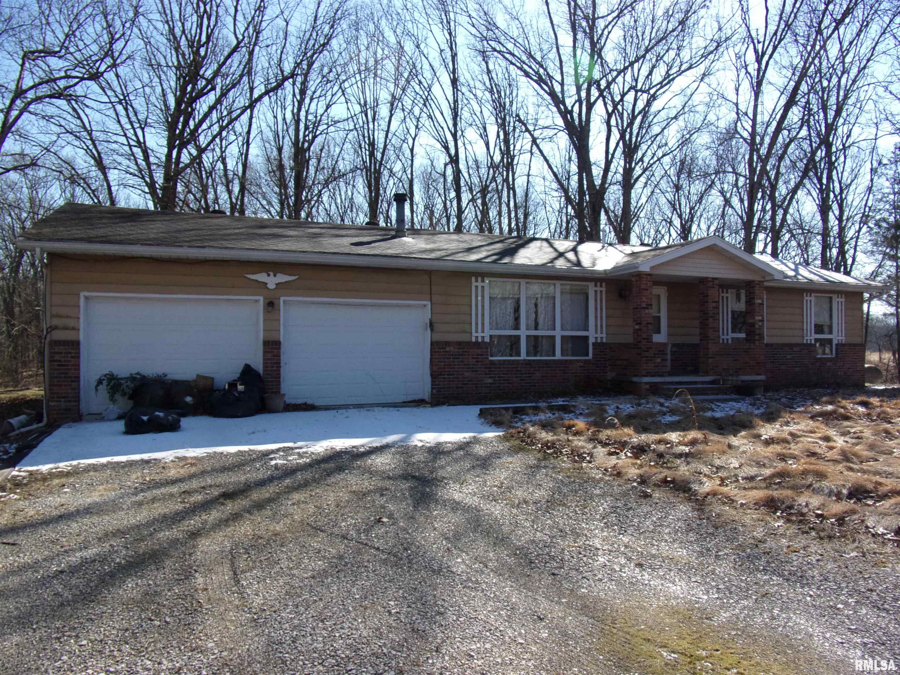 8424 Green Road Iuka, IL 62849 - Photo 7 of 9